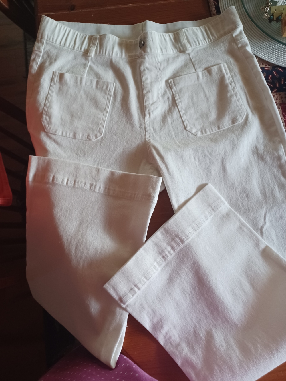 Women's White Flare Jeans - High-Rise Wide Leg